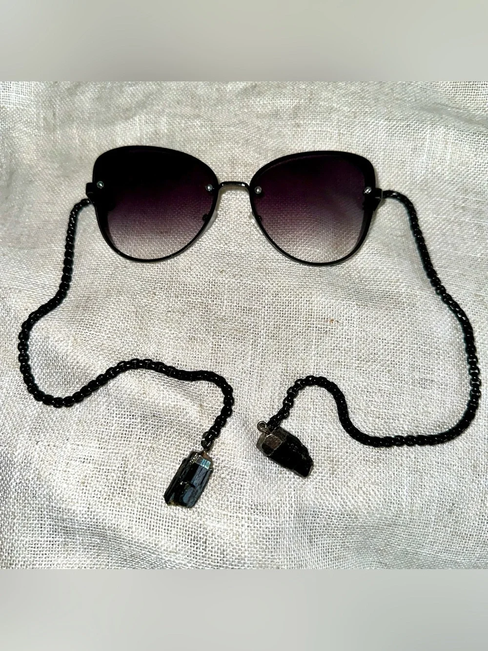My Willows Cat on a Hot Tin Roof Crystal Chain Sunglasses Black Tourmaline